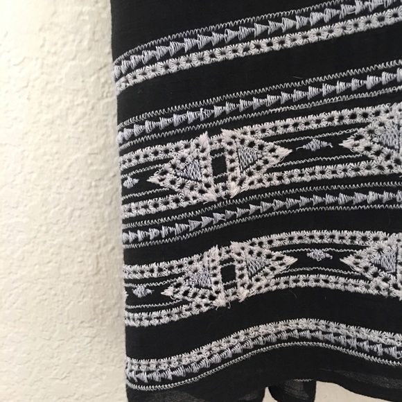 Urban outfitters crochet embroidered dress - Picture 4 of 4